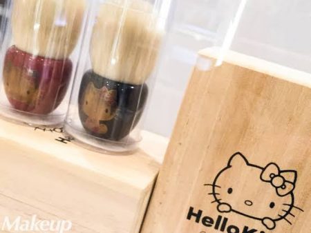 Hakuhodo x Hello Kitty Kabuki Brush Discount